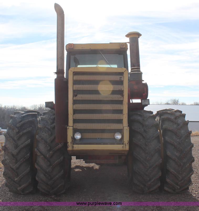 image for item H7808 1980 Versatile 950 Series 2 4WD tractor