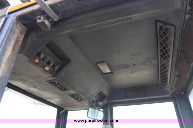 image for item H7808 1980 Versatile 950 Series 2 4WD tractor