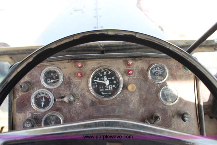 image for item H7808 1980 Versatile 950 Series 2 4WD tractor