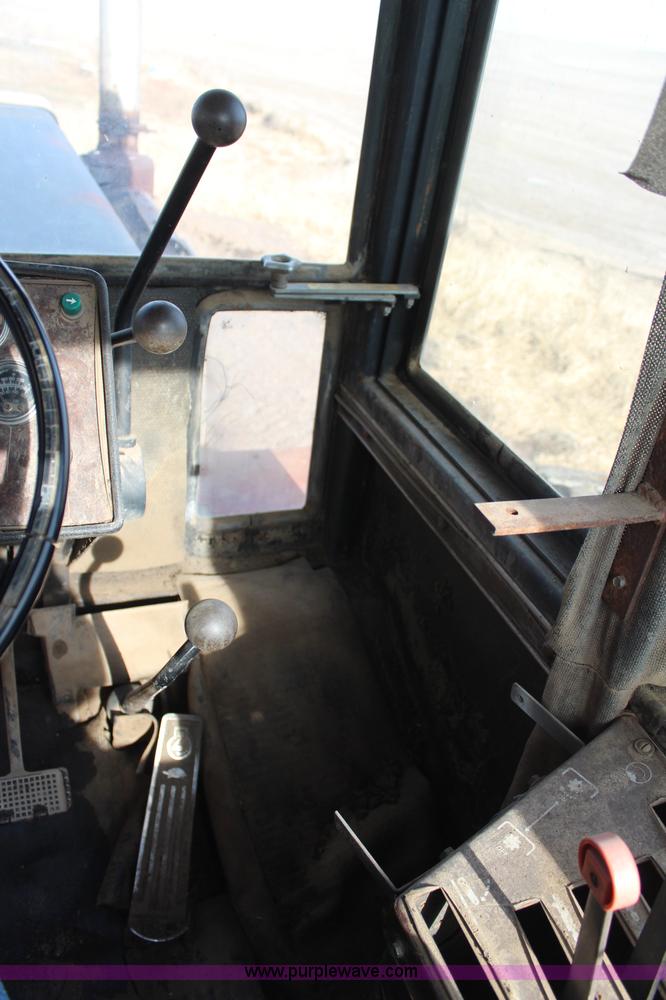 image for item H7808 1980 Versatile 950 Series 2 4WD tractor