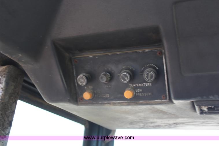 image for item H7808 1980 Versatile 950 Series 2 4WD tractor