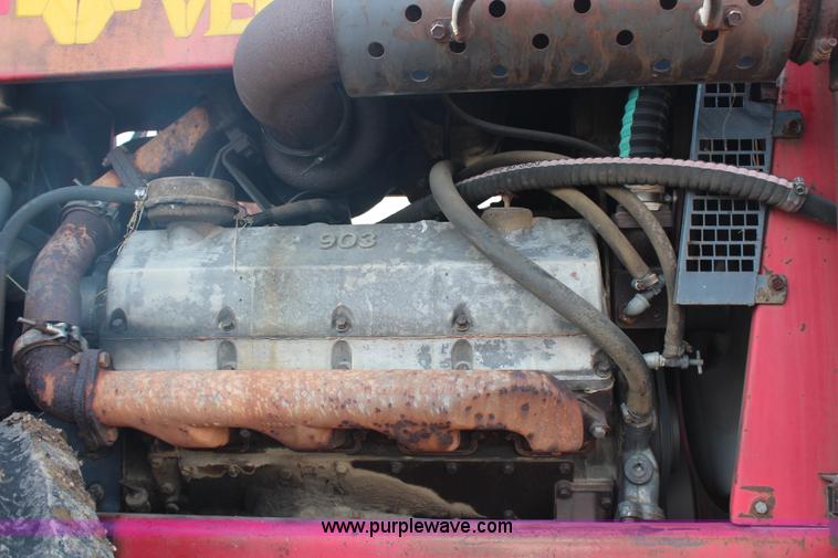 image for item H7808 1980 Versatile 950 Series 2 4WD tractor