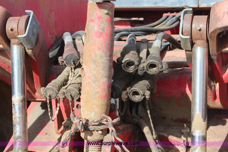 image for item H7808 1980 Versatile 950 Series 2 4WD tractor