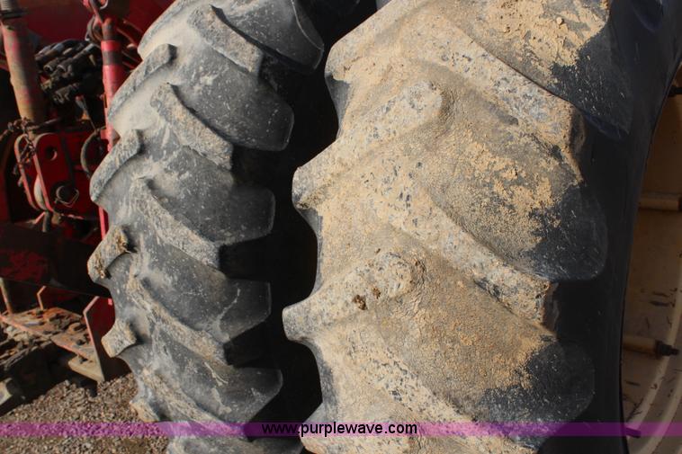 image for item H7808 1980 Versatile 950 Series 2 4WD tractor