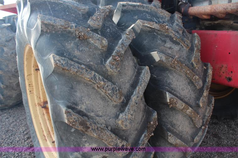 image for item H7808 1980 Versatile 950 Series 2 4WD tractor