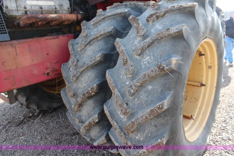 image for item H7808 1980 Versatile 950 Series 2 4WD tractor