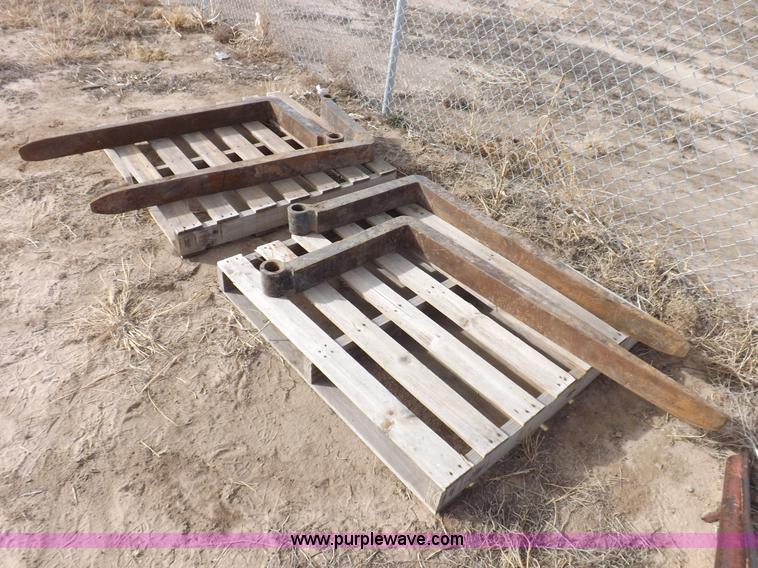 image for item I9213 (4) forklift forks