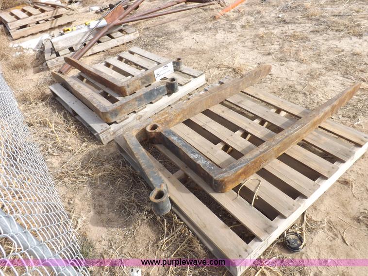 image for item I9213 (4) forklift forks