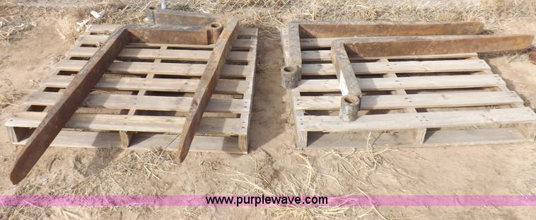 image for item I9213 (4) forklift forks