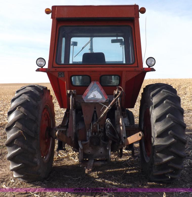 image for item I9216 1973 Massey-Ferguson 1135 tractor