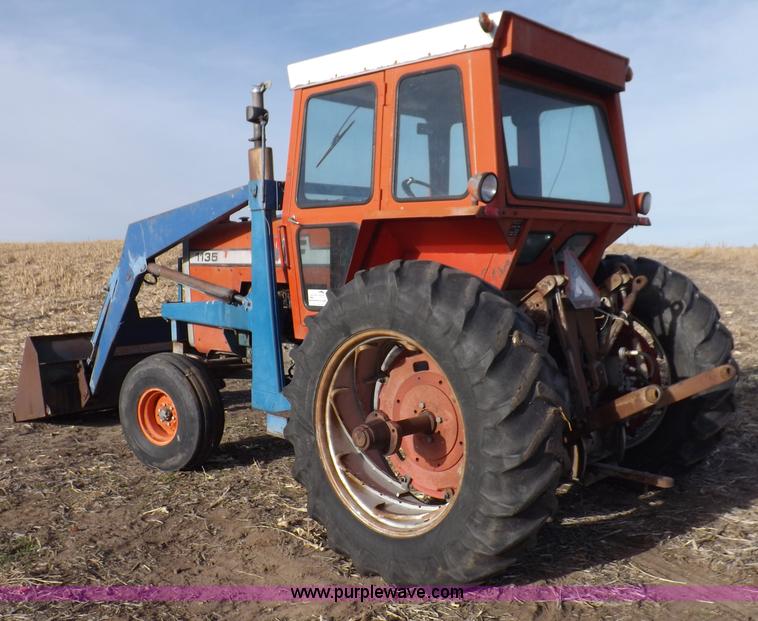 image for item I9216 1973 Massey-Ferguson 1135 tractor