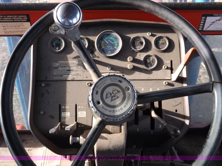 image for item I9216 1973 Massey-Ferguson 1135 tractor