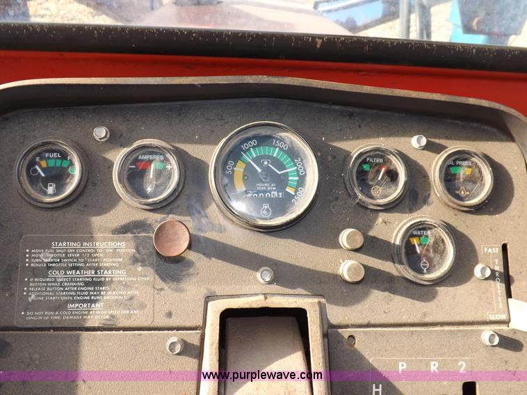 image for item I9216 1973 Massey-Ferguson 1135 tractor