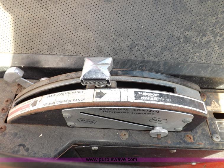 image for item I9216 1973 Massey-Ferguson 1135 tractor