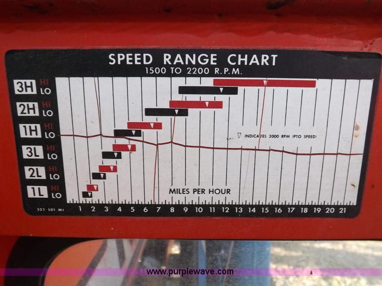 image for item I9216 1973 Massey-Ferguson 1135 tractor