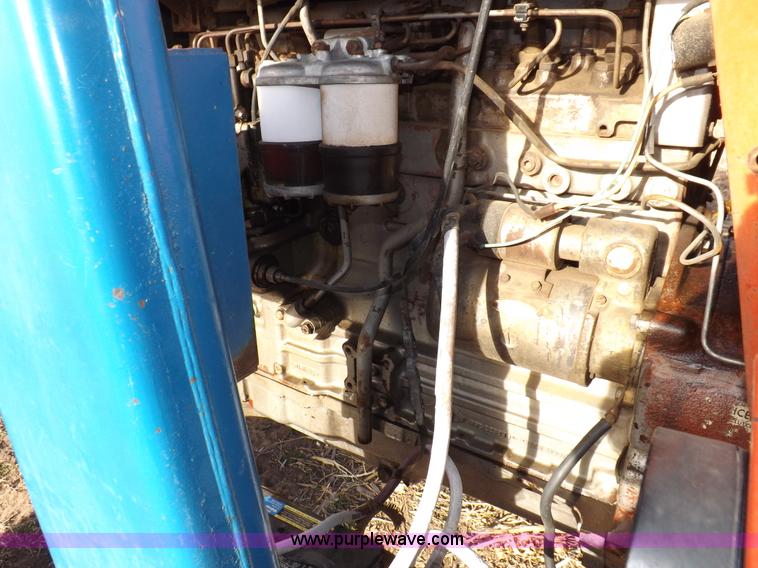 image for item I9216 1973 Massey-Ferguson 1135 tractor