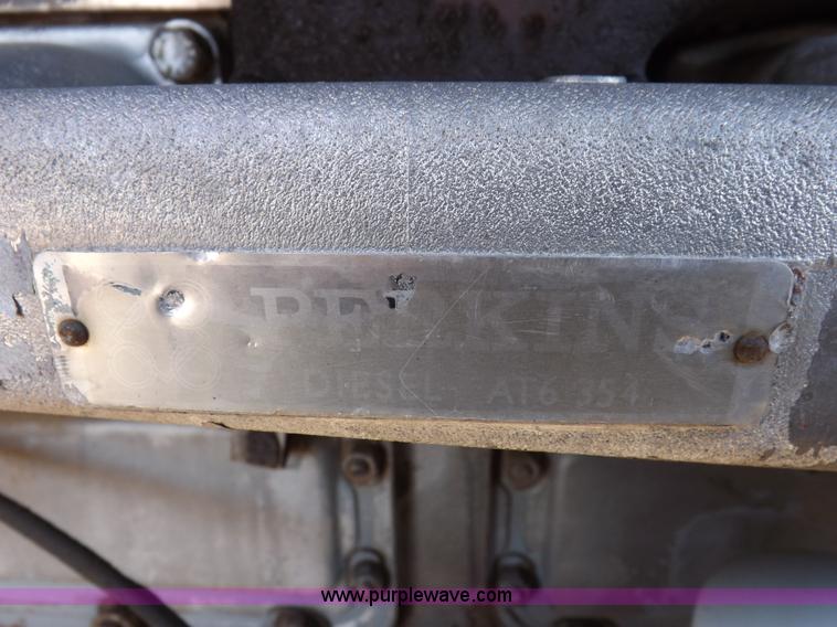 image for item I9216 1973 Massey-Ferguson 1135 tractor