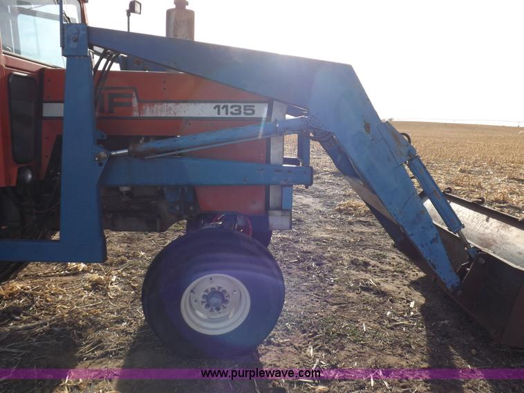 image for item I9216 1973 Massey-Ferguson 1135 tractor