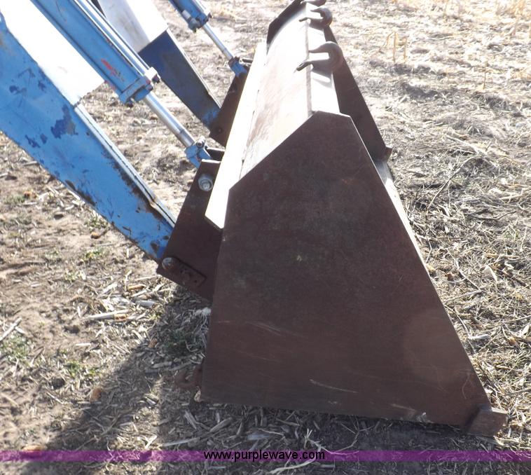 image for item I9216 1973 Massey-Ferguson 1135 tractor