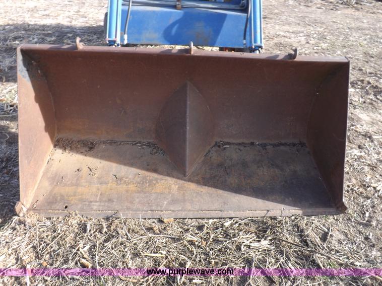 image for item I9216 1973 Massey-Ferguson 1135 tractor