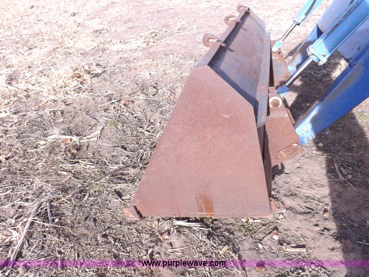 image for item I9216 1973 Massey-Ferguson 1135 tractor