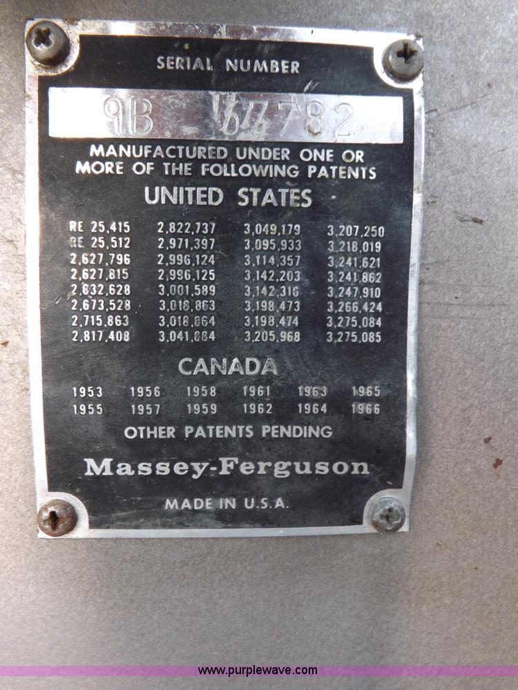 image for item I9216 1973 Massey-Ferguson 1135 tractor