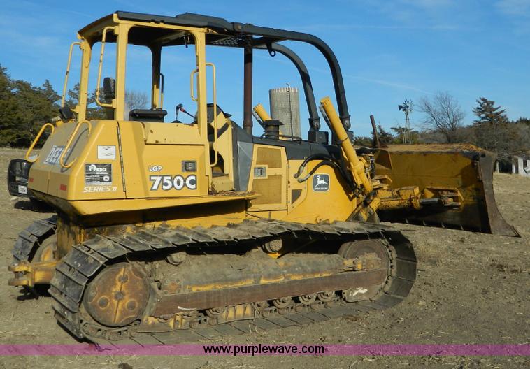 image for item AD9905 2000 John Deere 750C LGP Series II dozer