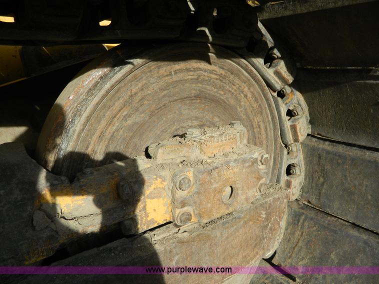 image for item AD9905 2000 John Deere 750C LGP Series II dozer