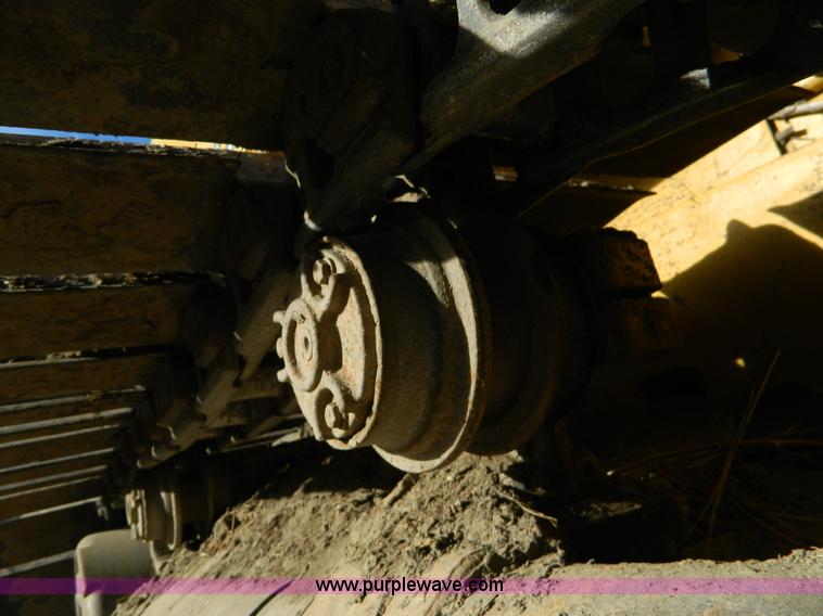 image for item AD9905 2000 John Deere 750C LGP Series II dozer