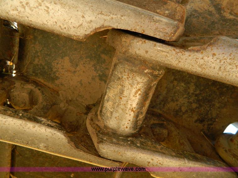 image for item AD9905 2000 John Deere 750C LGP Series II dozer