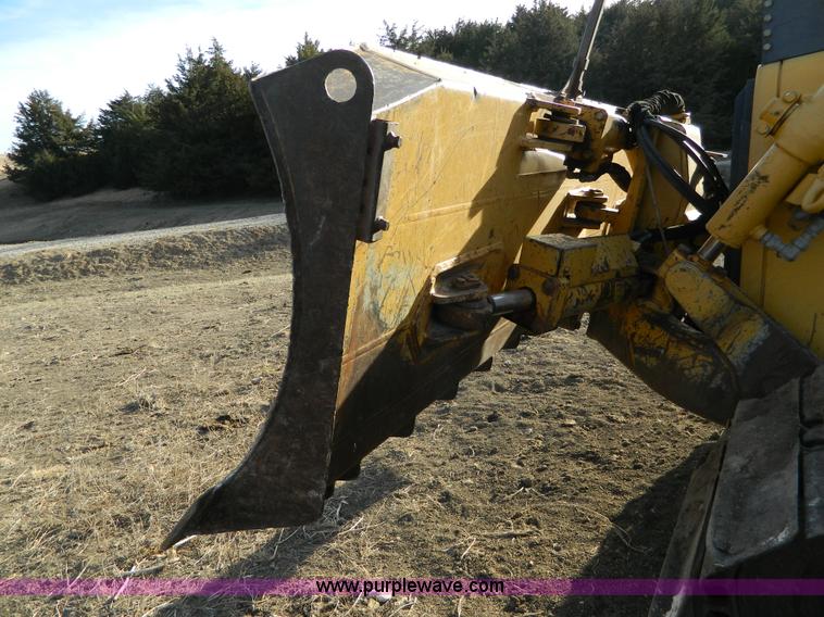 image for item AD9905 2000 John Deere 750C LGP Series II dozer