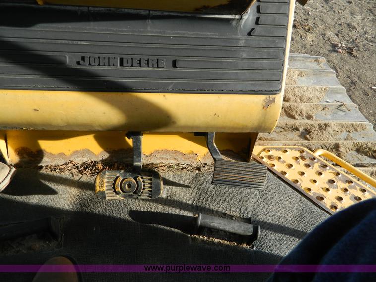 image for item AD9905 2000 John Deere 750C LGP Series II dozer