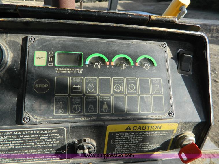 image for item AD9905 2000 John Deere 750C LGP Series II dozer