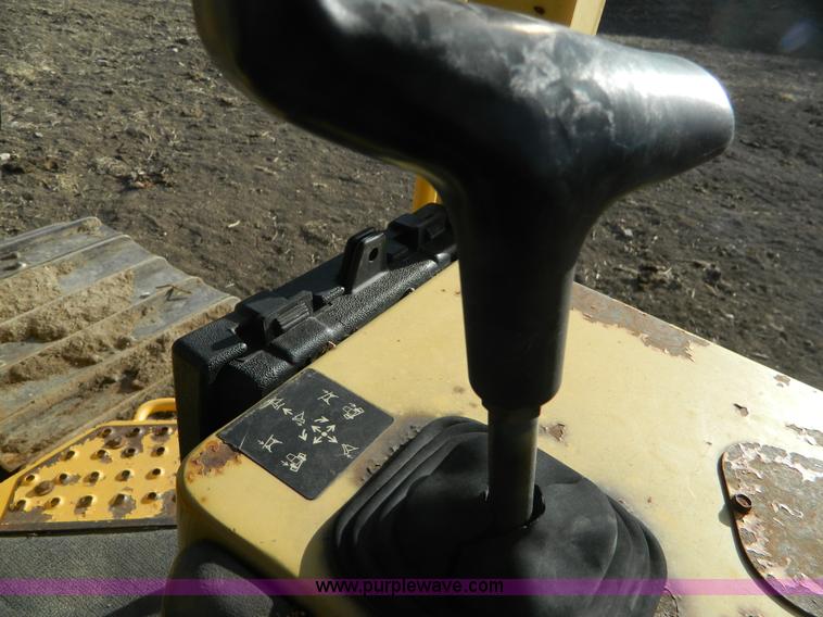 image for item AD9905 2000 John Deere 750C LGP Series II dozer