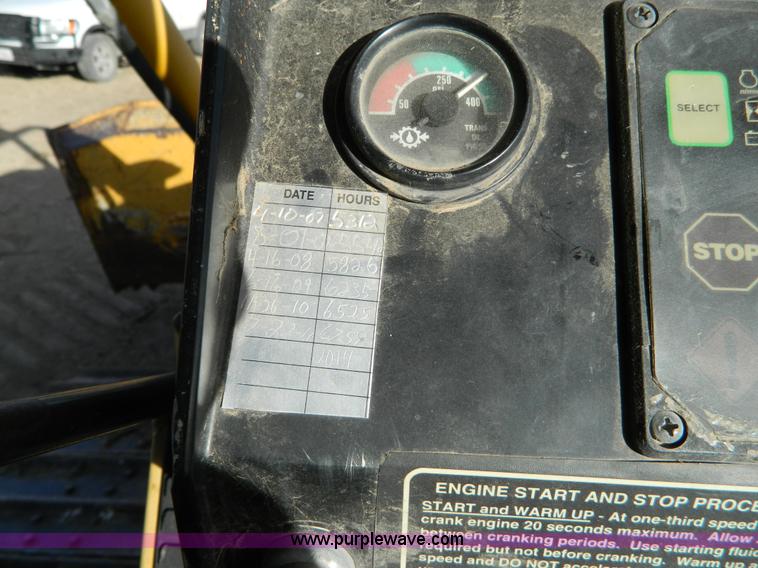 image for item AD9905 2000 John Deere 750C LGP Series II dozer