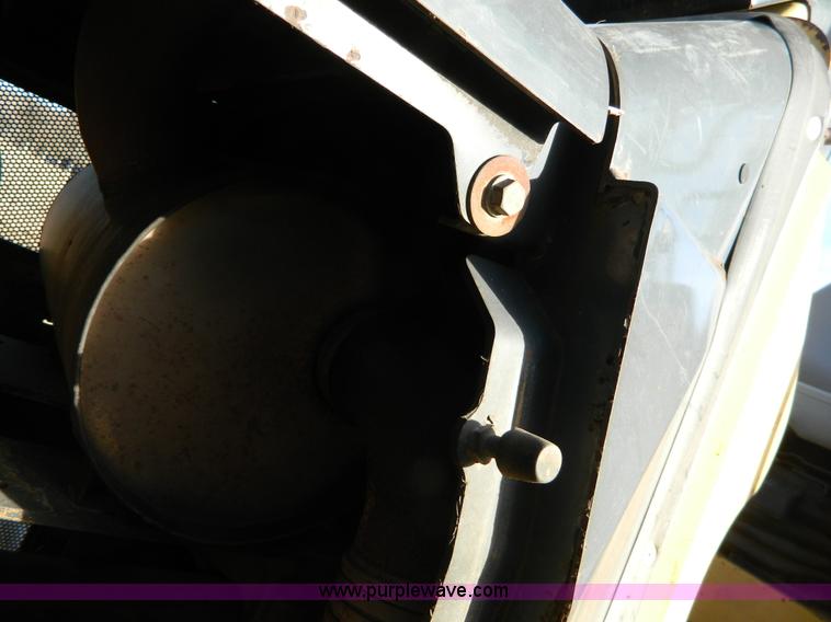 image for item AD9905 2000 John Deere 750C LGP Series II dozer