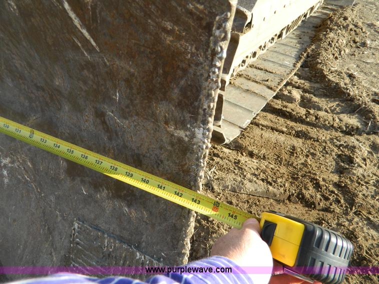 image for item AD9905 2000 John Deere 750C LGP Series II dozer