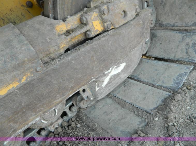 image for item AD9905 2000 John Deere 750C LGP Series II dozer