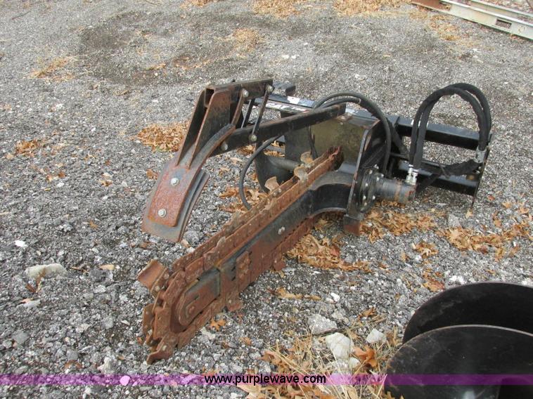 image for item F5484 2000 Caterpillar T9B skid steer trencher