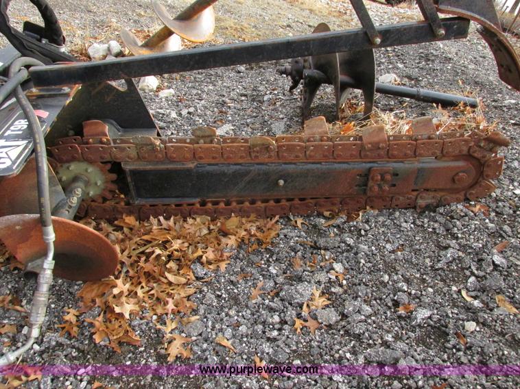 image for item F5484 2000 Caterpillar T9B skid steer trencher