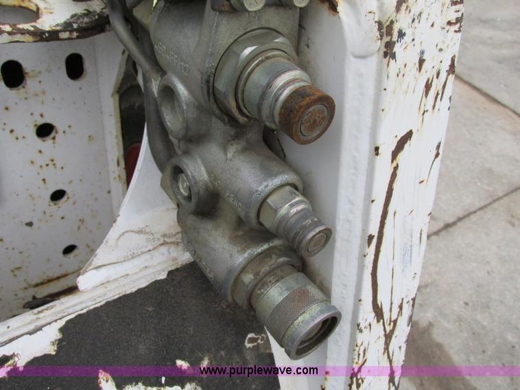 image for item F5490 2002 Bobcat 863 skid steer