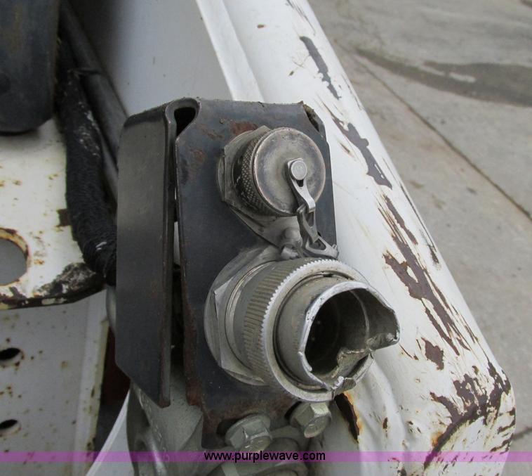 image for item F5490 2002 Bobcat 863 skid steer