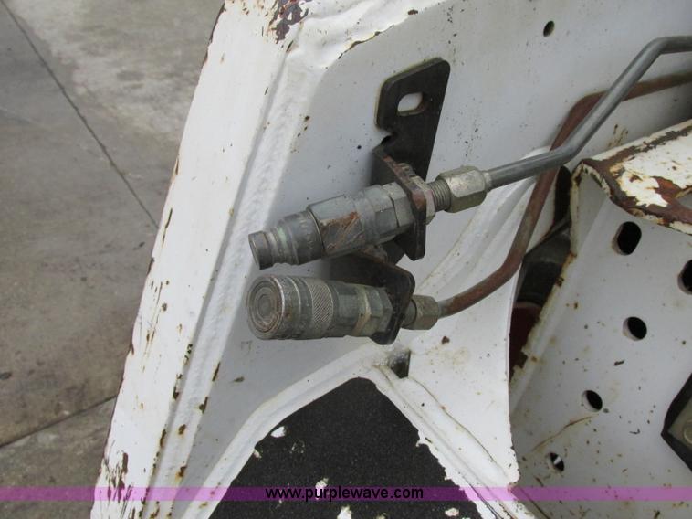 image for item F5490 2002 Bobcat 863 skid steer
