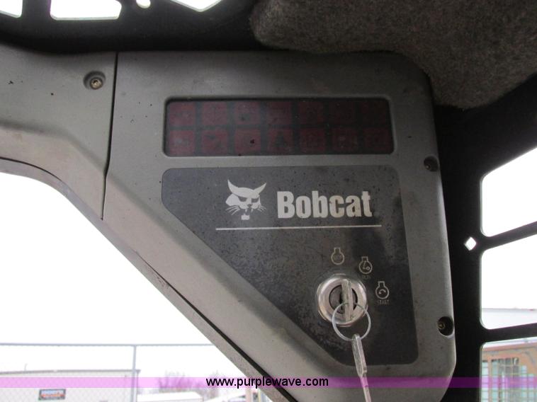 image for item F5490 2002 Bobcat 863 skid steer