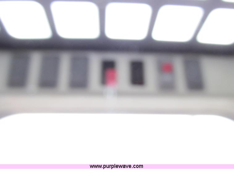 image for item F5490 2002 Bobcat 863 skid steer