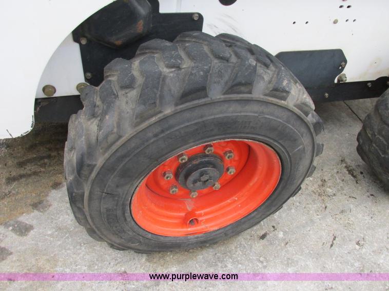image for item F5490 2002 Bobcat 863 skid steer