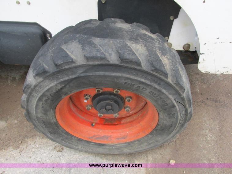 image for item F5490 2002 Bobcat 863 skid steer