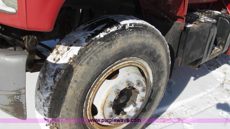 image for item G2216 1997 GMC C7500 digger derrick truck