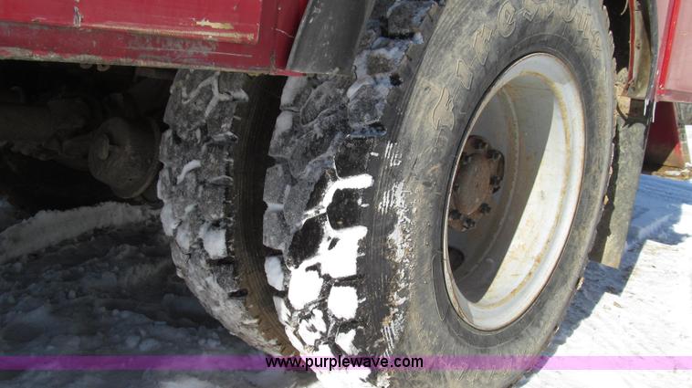 image for item G2216 1997 GMC C7500 digger derrick truck