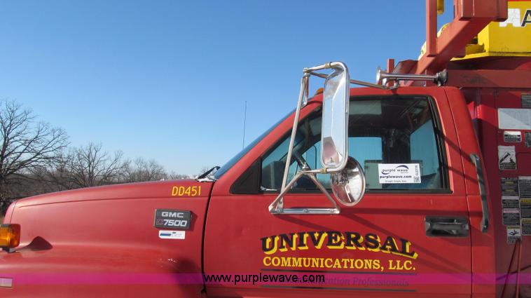 image for item G2216 1997 GMC C7500 digger derrick truck